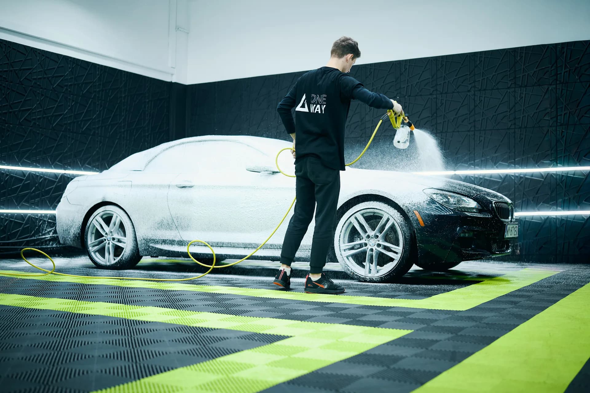 BMW Seria 6 Cabrio — BMW Seria 6 Cabrio — detailing wnętrza, głębokie czyszczenie skóry i zabezpieczenie dachu