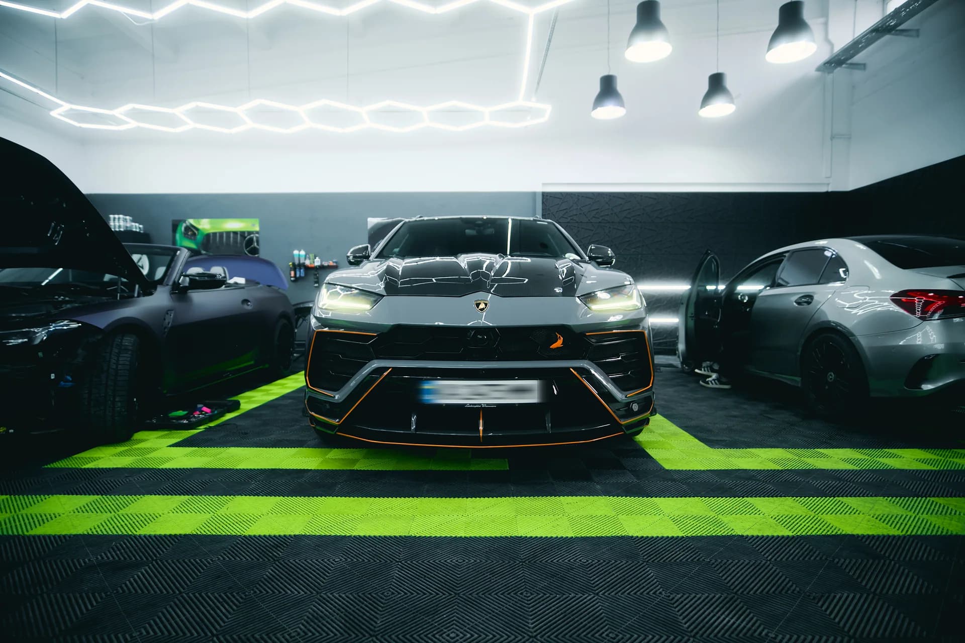 Gallery image 1 of Lamborghini Urus